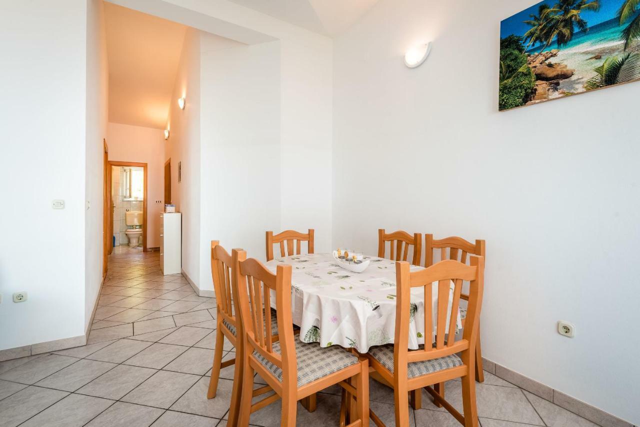 Gloria Apartman *